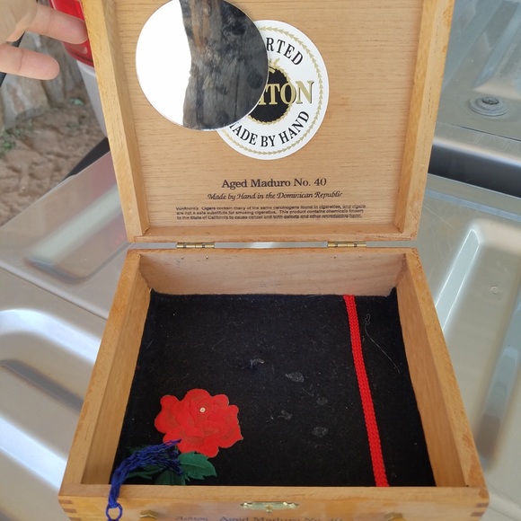 Cigar Box Purses with a beautiful picture of Chihuahuas adorn with crystals. - Picture 3 of 3